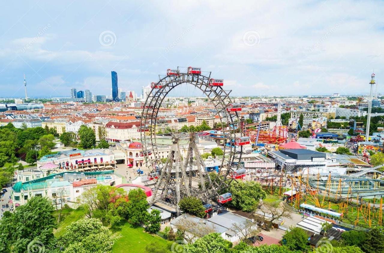 Ruhiges Dachgeschoss Cityapartment Im Zentrum Wiens Buitenkant foto